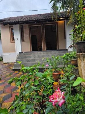 Economy Cottage | Free WiFi - JOE BANANA STAYS (Anjuna)