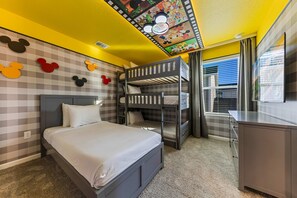 6 bedrooms, desk, iron/ironing board, travel cot - *Recently decorated* *Game Room**Private Pool*BBQ* (Kissimmee)