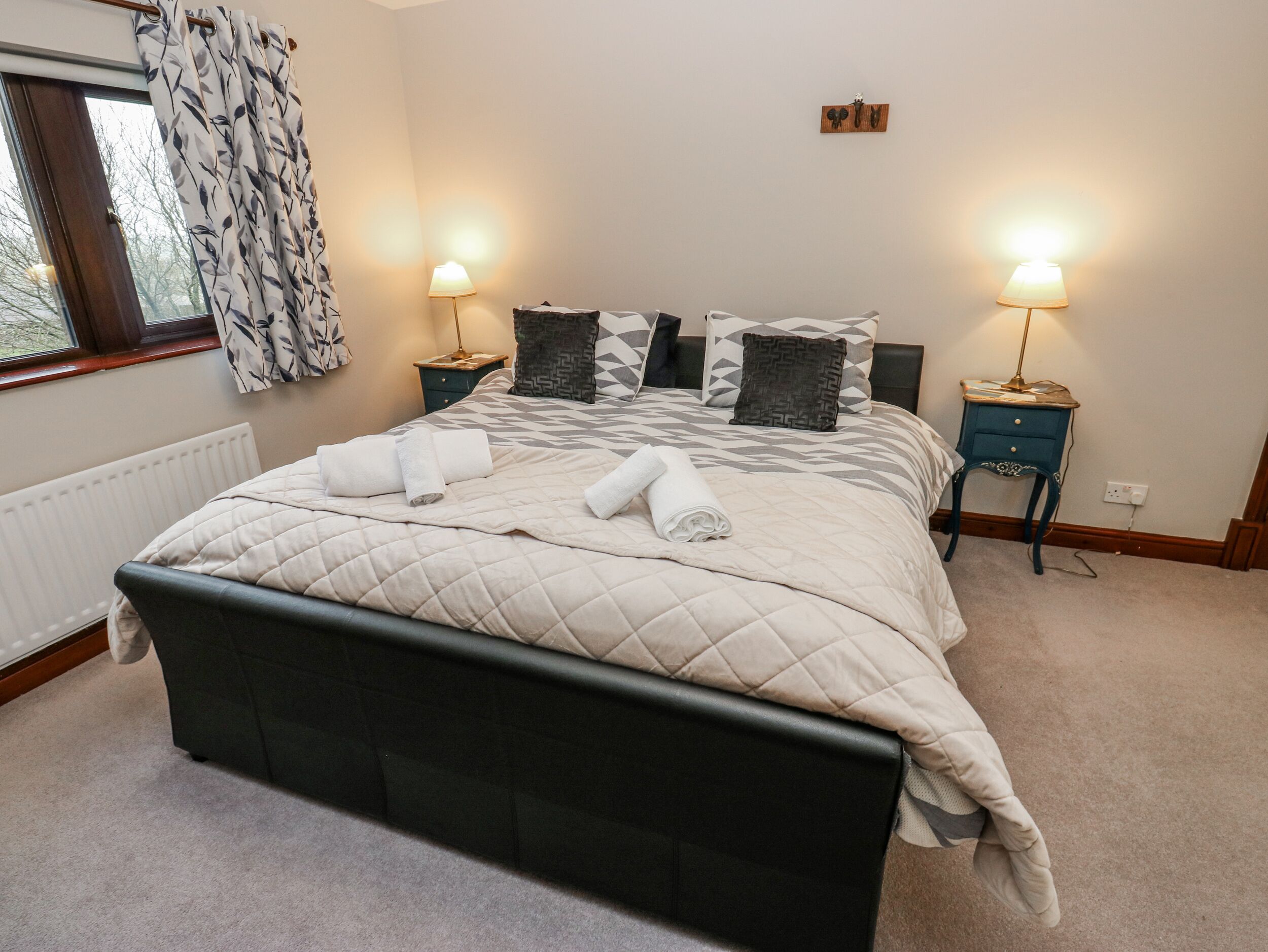 4 bedrooms, individually decorated, individually furnished, free WiFi