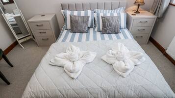 4 habitaciones, decoración personalizada y muebles diferentes