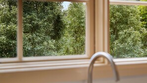 Interior - Graylyn Studio retreat - Wentworth Falls (Wentworth Falls)