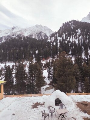 إطلالة على المدينة من المنشأة