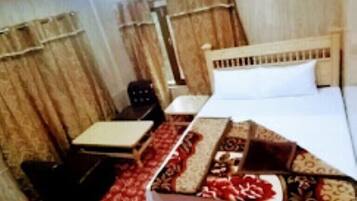 Deluxe Double Room, Mountain View | Soundproofing, iron/ironing board, free WiFi