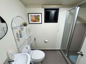 Free toiletries, slippers, bidet, towels