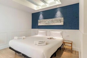 3 habitaciones, escritorio, tabla de planchar con plancha y wifi gratis 
