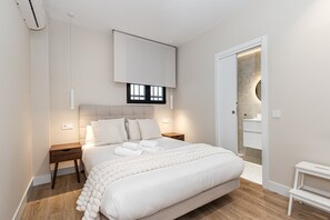 Iron/ironing board, free WiFi - Waou Essence I Bernabeu - Short Term Rental (Madrid)
