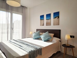 3 bedrooms, iron/ironing board, free WiFi, bed sheets - Felicia: Cozy Apartment with Terrace near the Beaches of L’Escala (L'Escala)