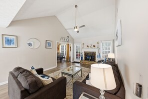 TV - Covington, Georgia Air BNB (Covington)