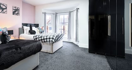 Jesu Snug 4 Bedrooms 1.5 Bath Home By Jesouth