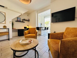 Smart TV, books - - Casa Corseanu - Beachfront (Borgo)