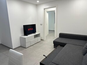 Living area - Pietra Ligure Sea House – Modern Apartment with Terrace Near the Beach (Pietra Ligure)