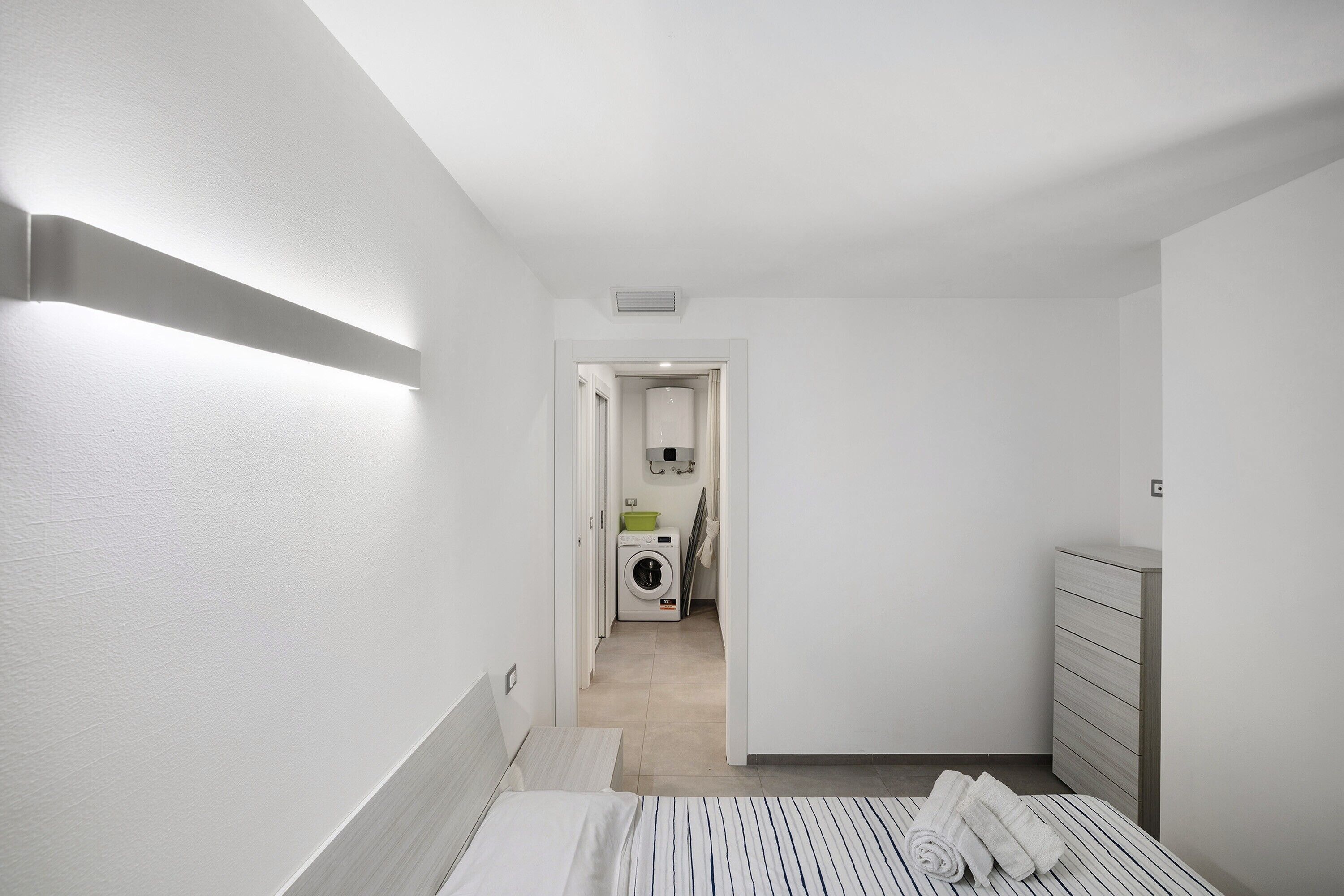 2 chambres, fer et planche à repasser, Wi-Fi, draps fournis