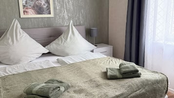 3 Schlafzimmer, Schreibtisch, Bügeleisen/Bügelbrett, kostenloses WLAN
