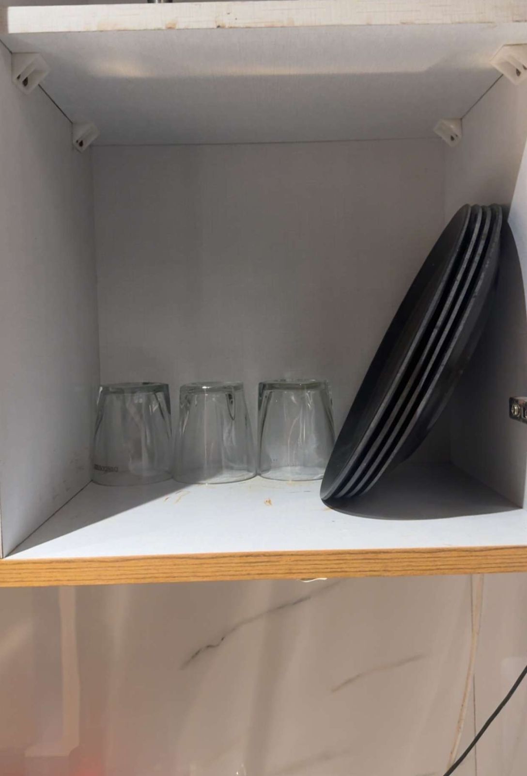 Luxury Studio Suite, Balcony, City View | Private kitchen | Fridge, microwave, oven, stovetop