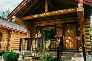 Terrace/patio - Riverside RV Resort (Whistler)