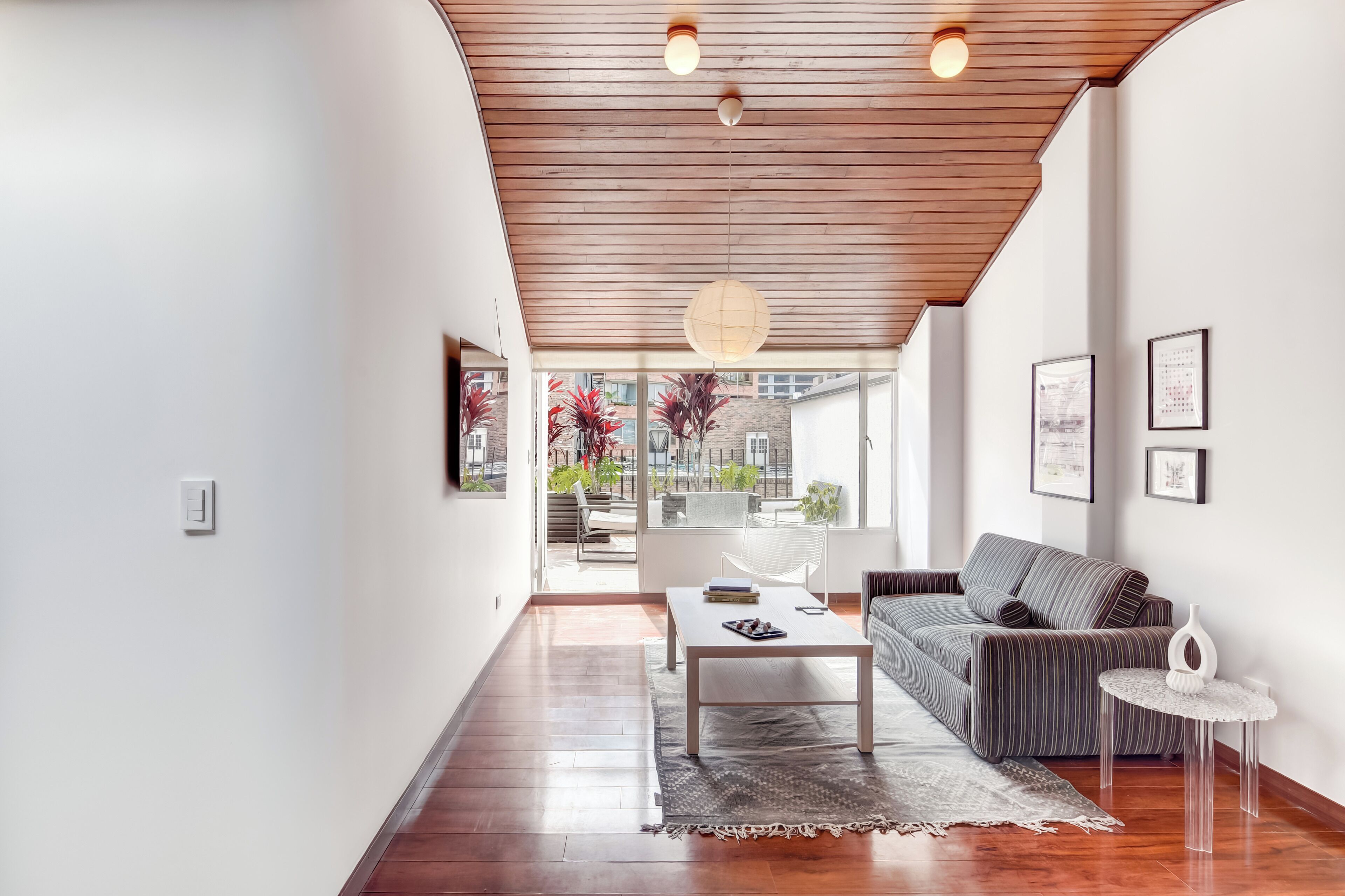 Apartamento (602) | Área de estar | Smart TV 45 polegadas com canais digitais
