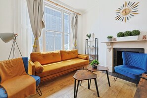 Living area - Le Maison Lillie (London)