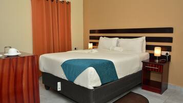 Executive-Doppelzimmer | Schreibtisch, laptopgeeigneter Arbeitsplatz, kostenloses WLAN