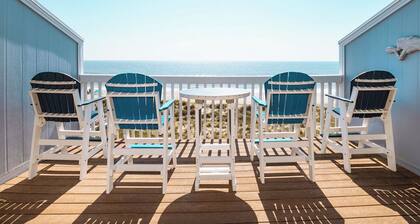 A Touch of Paradise - Oceanfront Condo with Community Pool & Beach Access!