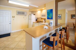 Coffee/tea maker, fridge, microwave, oven - 1BR Oceanfront Condo w/ Full Kitchen & Balcony (Daytona Beach Shores)