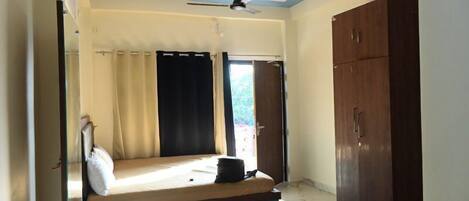 Individually decorated, blackout drapes, soundproofing, free WiFi