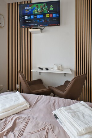 1 chambre, fer et planche à repasser, Wi-Fi, draps fournis