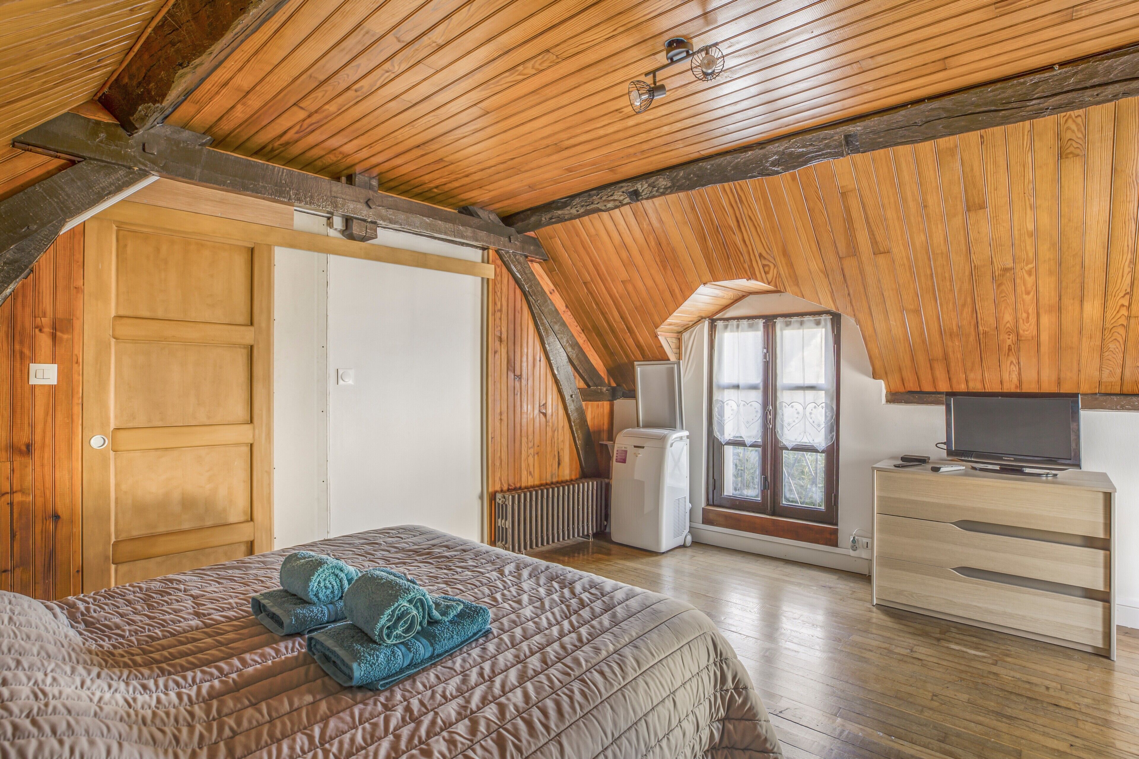 アイロン / アイロン台、WiFi、ベッドシーツ