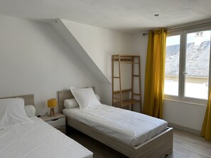 Iron/ironing board, WiFi, bed sheets