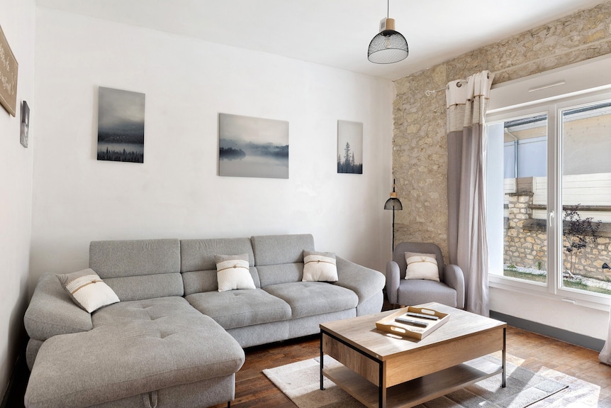 Gîte Le Rabelais Avec Piscine Privée, Terrasse Et Wi-fi à Thésée, Val De Loire - Saint Aignan