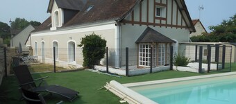 Holiday Home 'Gîte Le Rabelais' with Private Pool, Private Terrace and Wi-Fi