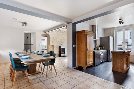 Dining. Holiday Home 'Gîte Le Rabelais' with Private Pool, Private Terrace and Wi-Fi
