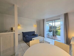 TV - Comfortable studio in Carnac, near the beach (Carnac)
