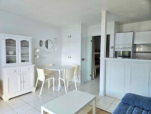 Dining - Comfortable studio in Carnac, near the beach (Carnac)