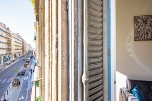 Interior - Bright Apartment Near the Old Port (Marseille)