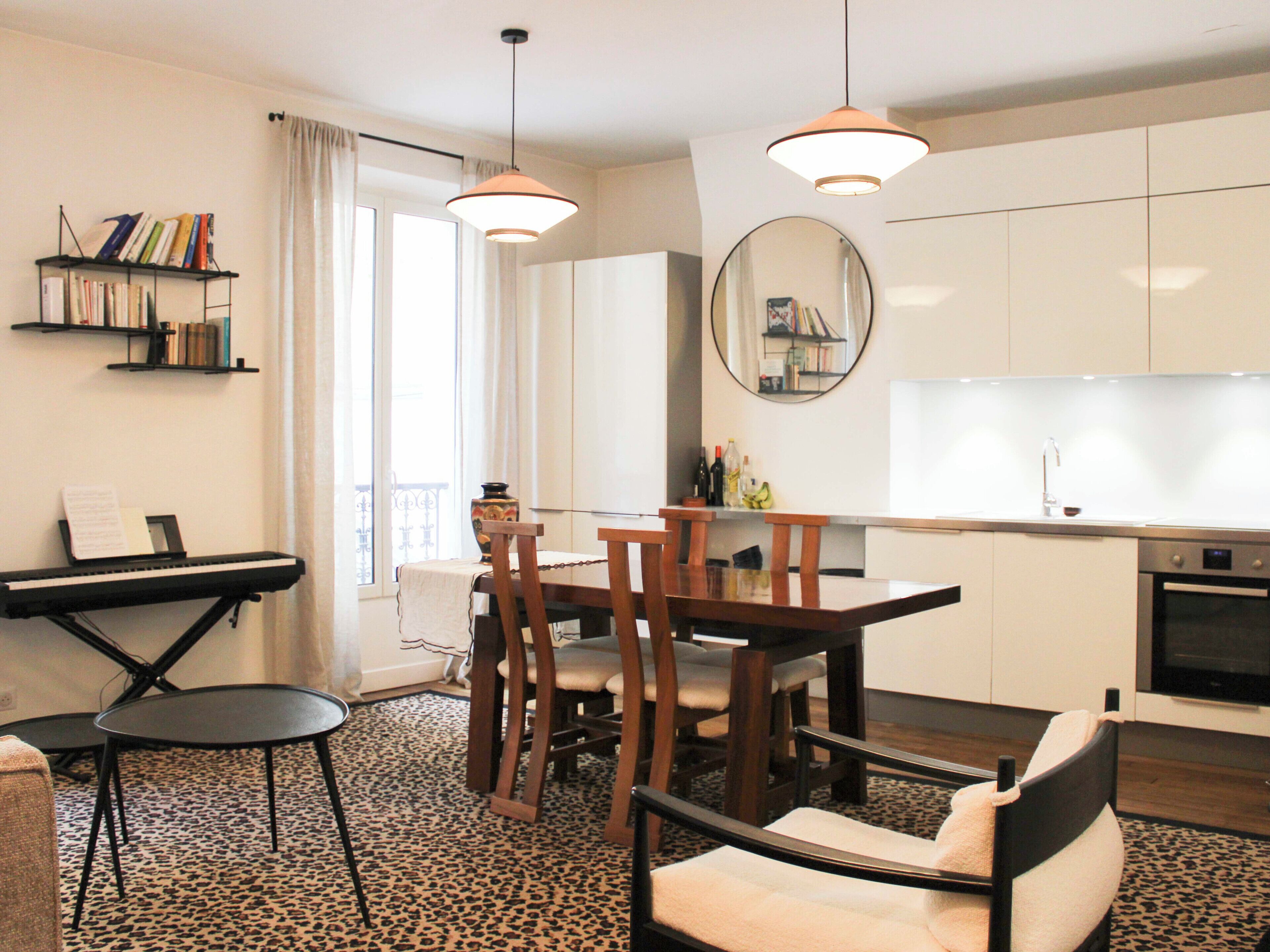 Frigorífico, horno, lavavajillas y cafetera o tetera