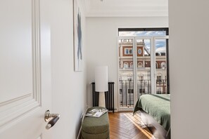 4 Schlafzimmer, Zimmersafe, Bügeleisen/Bügelbrett, kostenloses WLAN
