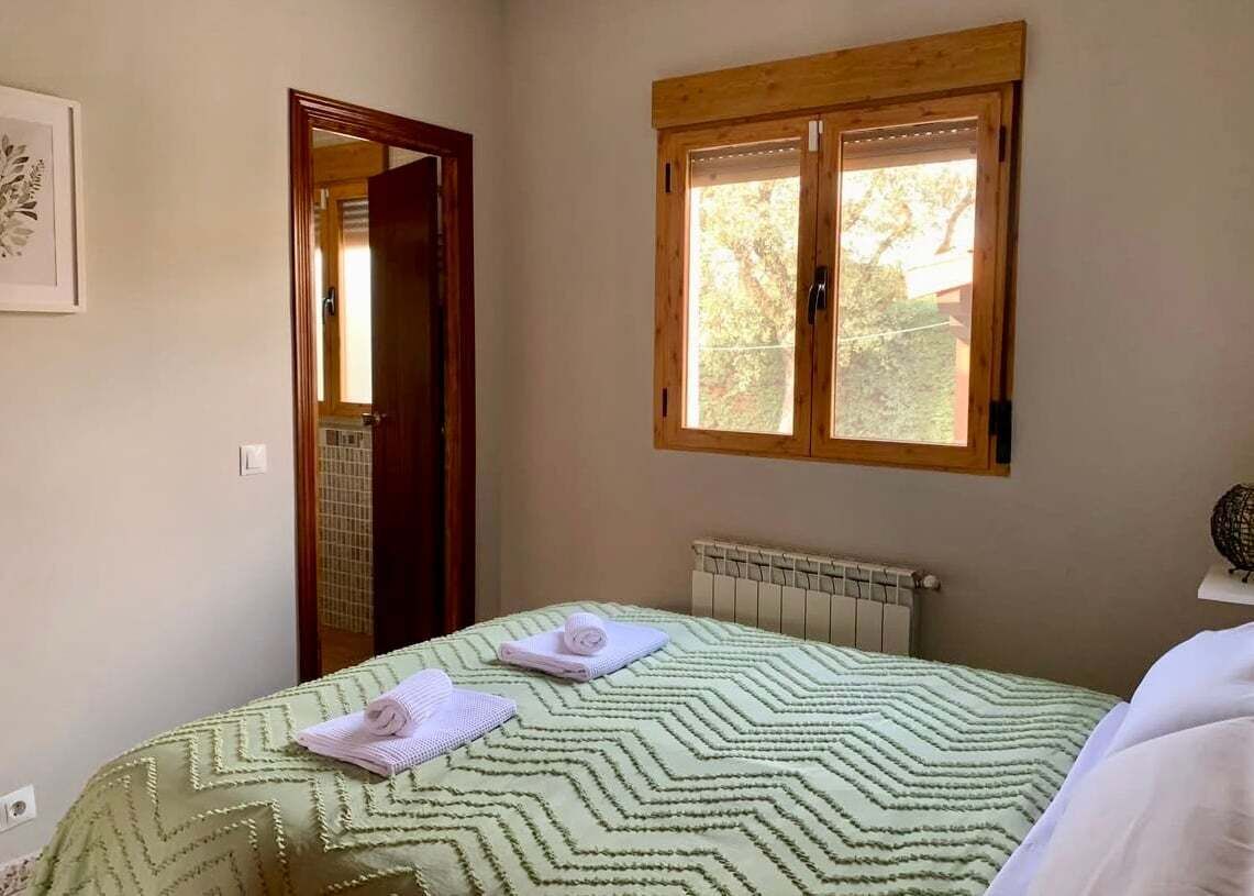 Desk, iron/ironing board, internet, bed sheets