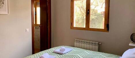 Desk, iron/ironing board, internet, bed sheets