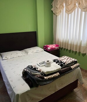 Desk, free WiFi - Hospedaje Monumental Chincha (Ica)