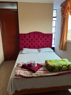 Desk, free WiFi - Hospedaje Monumental Chincha (Ica)