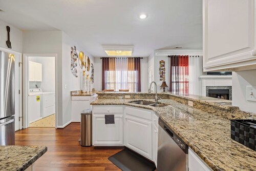 Elegant Retreat: Spacious with Outdoor Fireplace