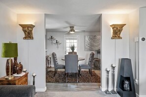 Interior - Stylish Haven 11 Minutes from the Richmond Airport (Richmond)