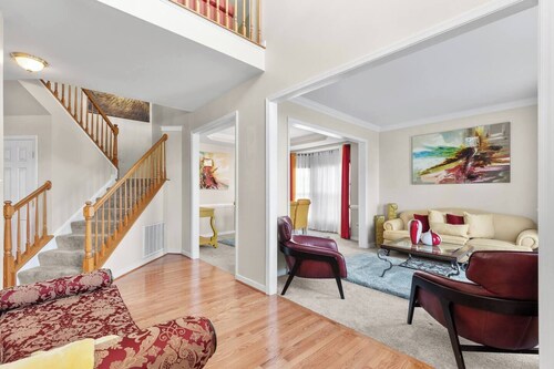 Royal Retreat: Luxurious House with 4 King Beds!