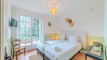 3 bedrooms, iron/ironing board, free WiFi, bed sheets