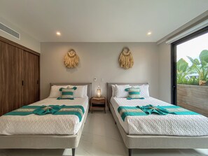 Appartement Deluxe, 3 chambres, cuisine | Coffre-fort, fer et planche à repasser, accès au Wi-Fi (inclus)