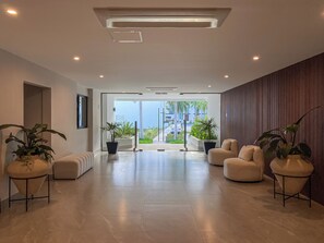 ロビー応接スペース