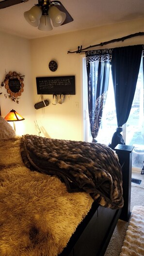 Escrivaninha, Wi-Fi de cortesia, roupa de cama