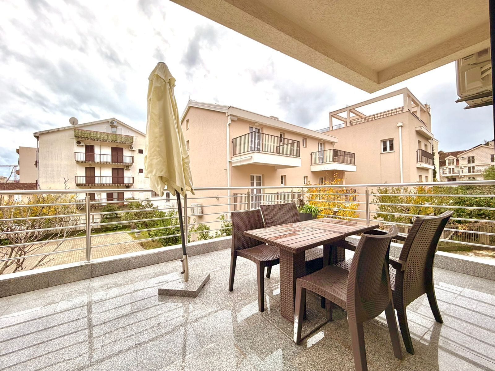 Estudio Deluxe, balcón | Zona de estar