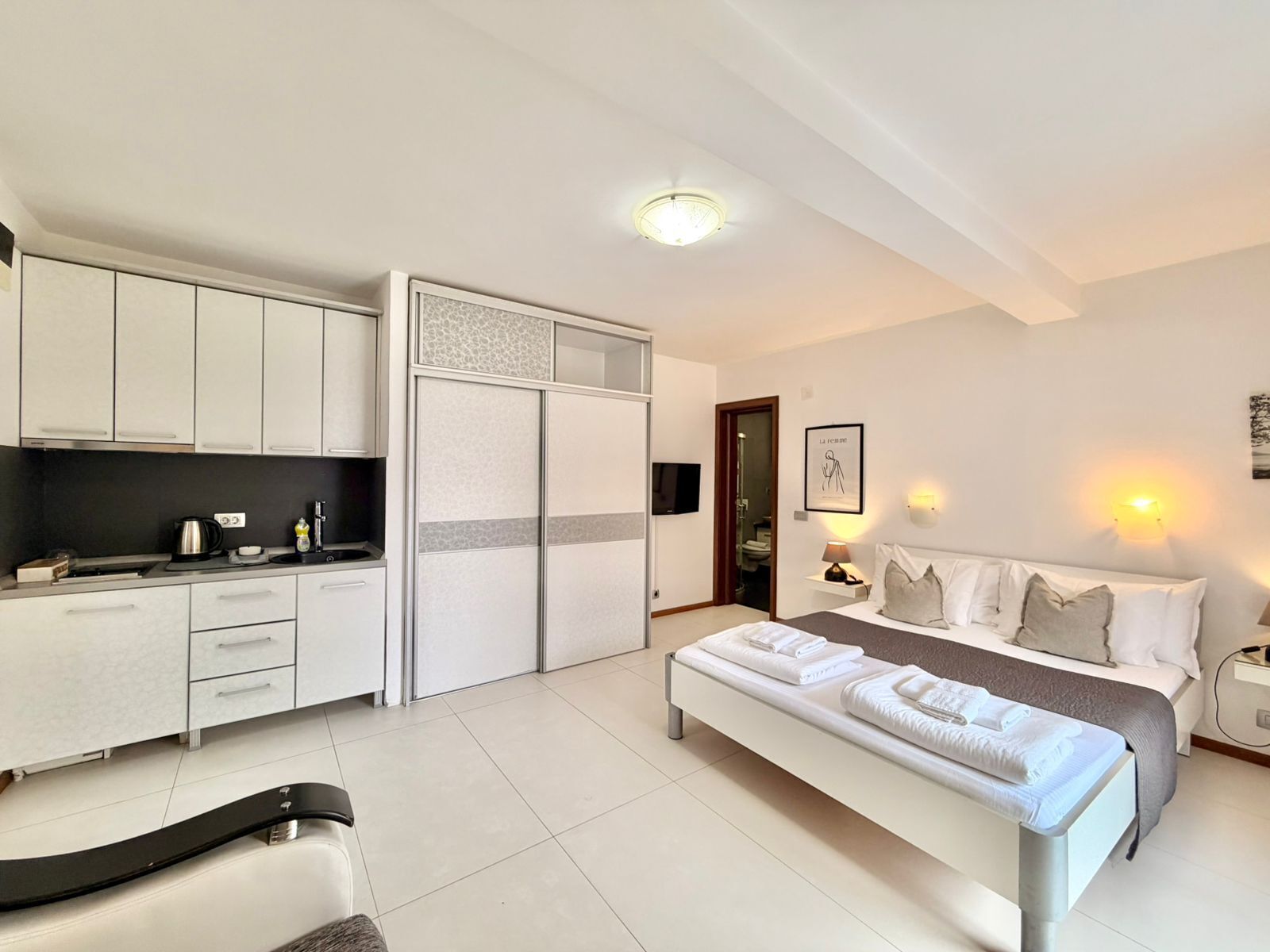 Deluxe-studio, parveke | Työpöytä, kannettavalle tietokoneelle sopiva työtila, ilmainen Wi-Fi