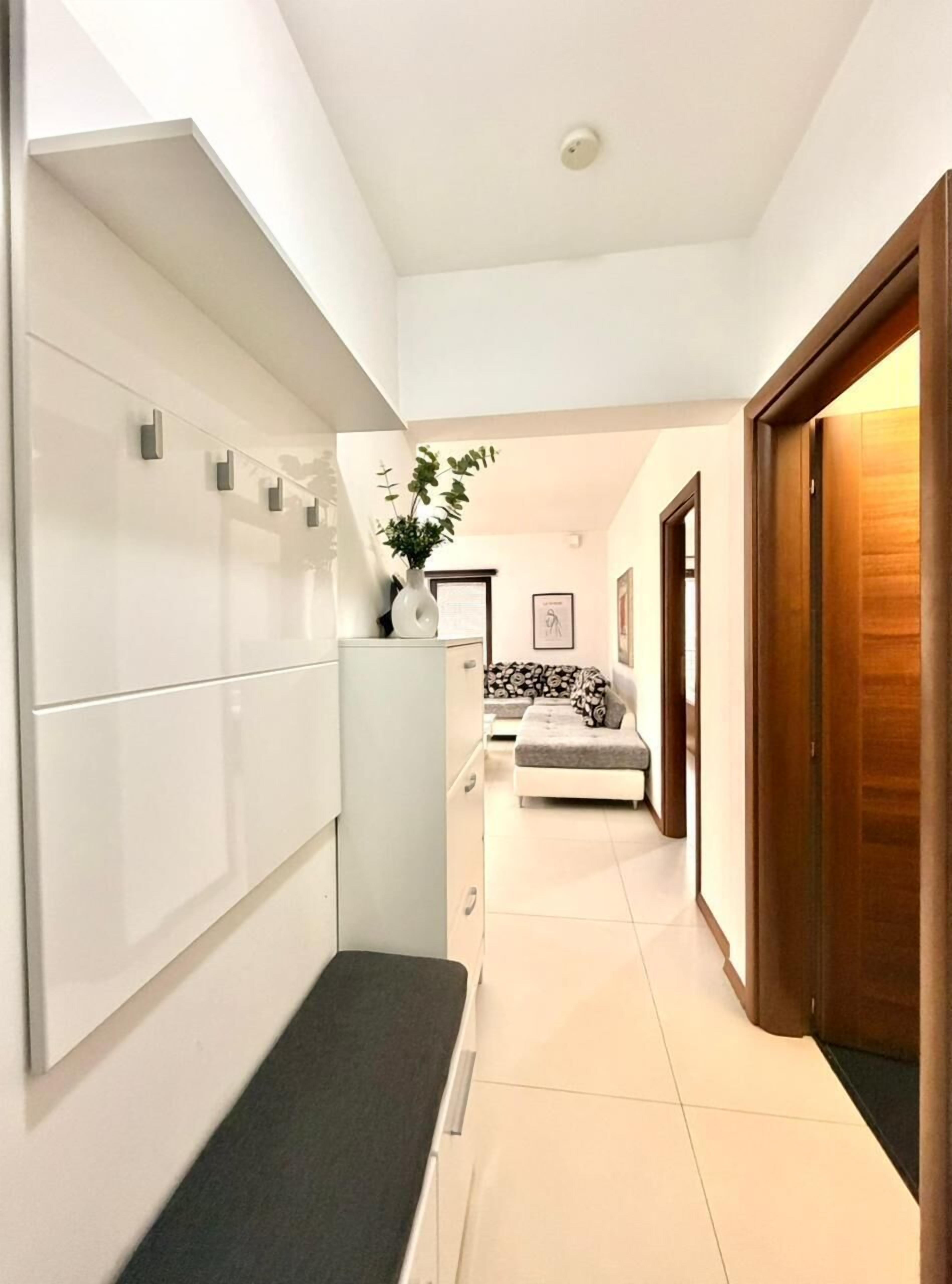 Desk, laptop workspace, free WiFi